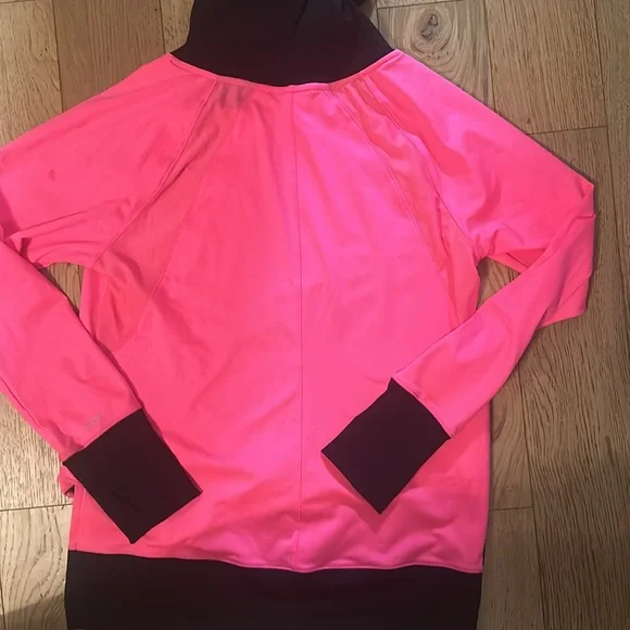 🩷Victoria’s Secret Sport Dri Fit Turtle Neck - Picture 5 of 5